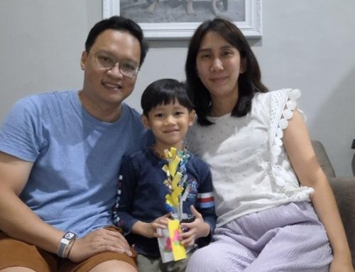 Bunga Buatanku Tanda Cinta Untuk Papa Dan Mama